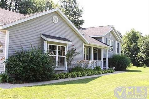 3rd image of 6430 Palmetto Ct