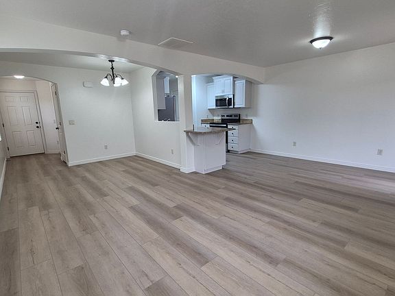 2nd image of 1000 E Bluff View Dr Unit 32