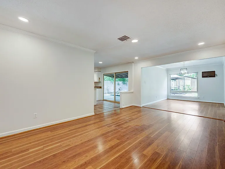 7120 Carwill Dr — Photo 3