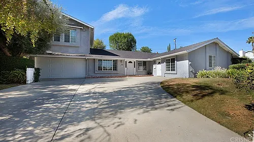 8361 Woodlake Ave Photo 1
