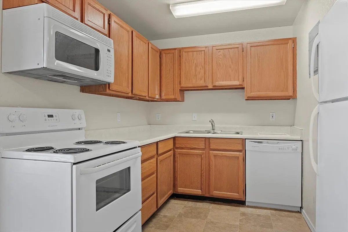 4 bed, 1344 sqft, $525 — Photo 4