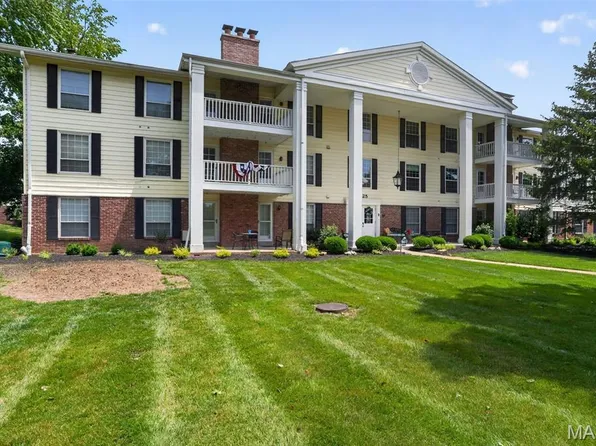 1525 Hampton Hall Dr APT 12, Chesterfield, MO 63017