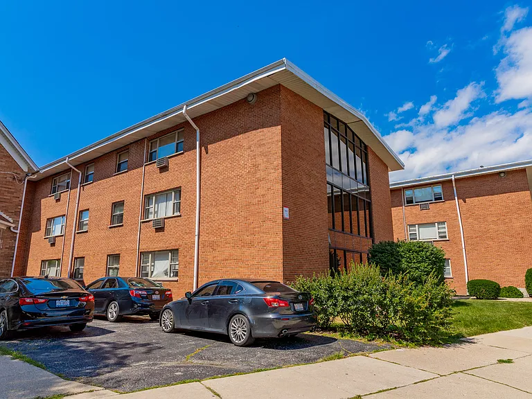 8254 Niles Center Rd #E3 — Photo 11