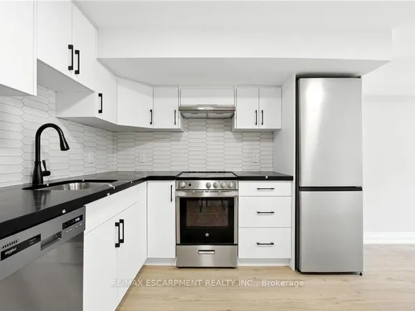 929 Upper Ottawa St #C, Hamilton, ON L8T 3V6