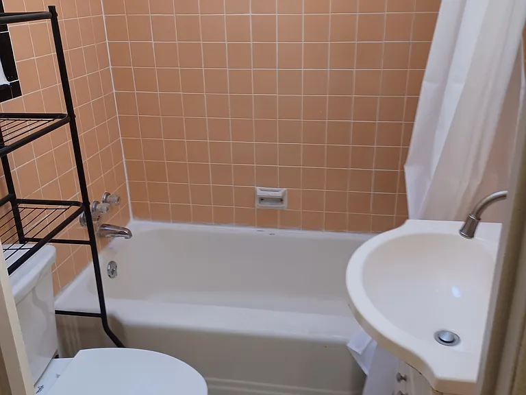 2424 S Frazier St — Photo 3