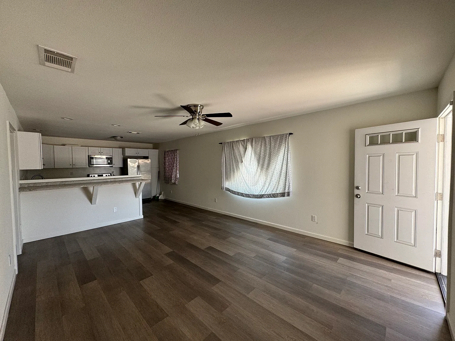 2 bed, 900 sqft, $2,500 — Photo 1