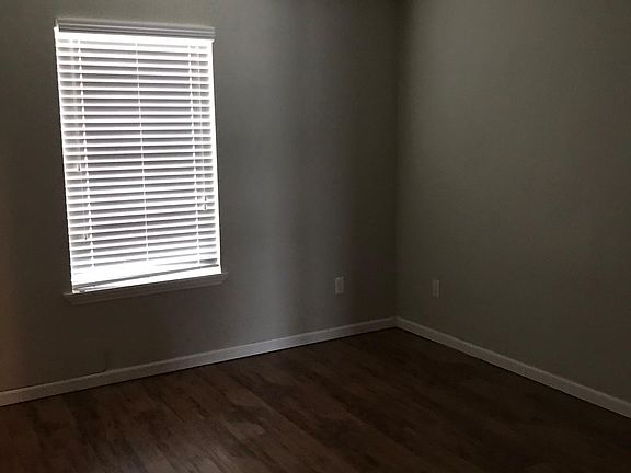 3rd image of 1841 Monaghan Dr #13