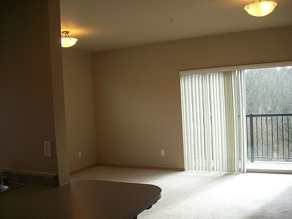 5th image of 1440 10th St Unit 209