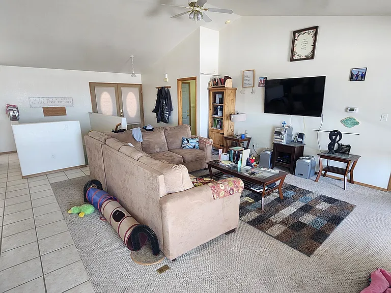 574 S Chimazo Dr — Photo 4