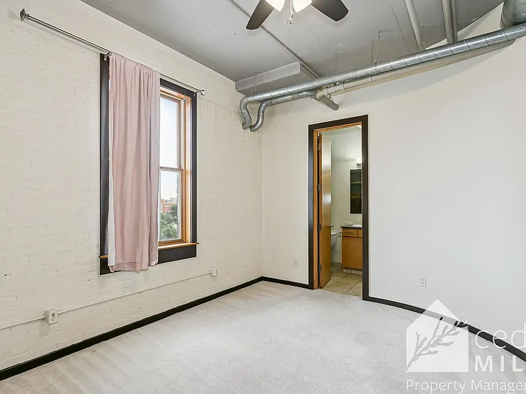 201 S Saint Francis Ave #502 — Photo 9