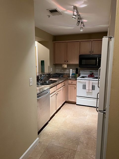 1st image of 345 Bayshore Blvd APT 1005