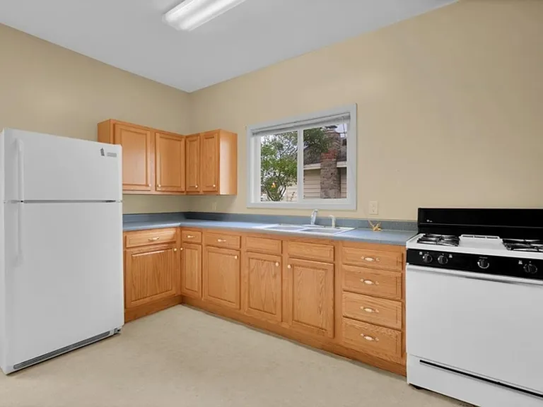 1311 S Courtland Ave — Photo 3