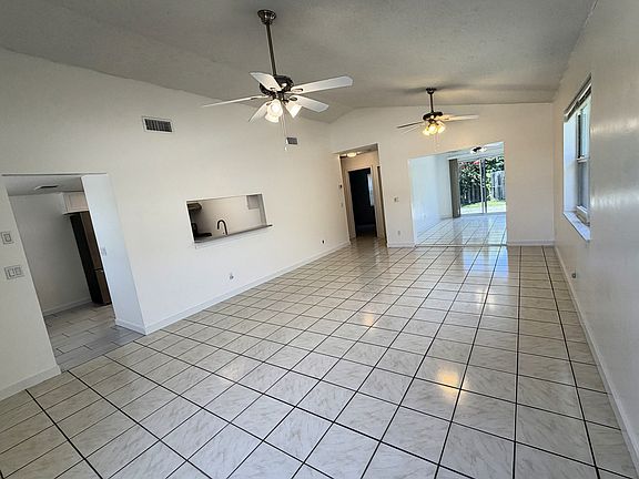Living Room/Family Room 14' x 23'