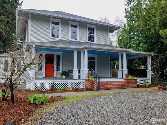 2nd image of 2732 Capitol Boulevard S