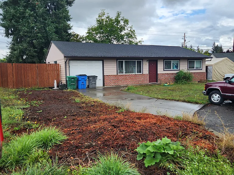 5701 NE 33rd Ave — Photo 1