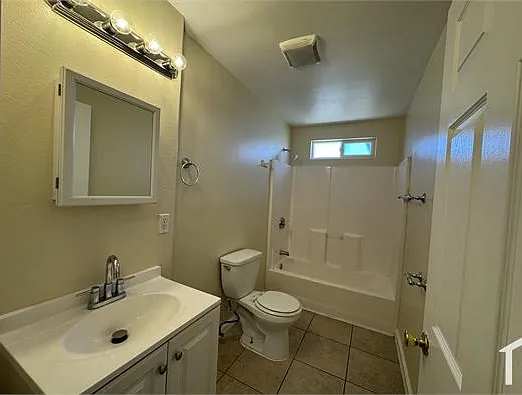 907 E 83rd St #909 — Photo 13
