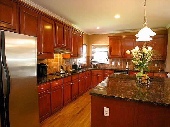 3rd image of 2996 Cadbury Ct