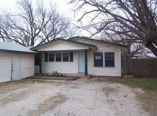 517 Scott St, Tye, TX 79563