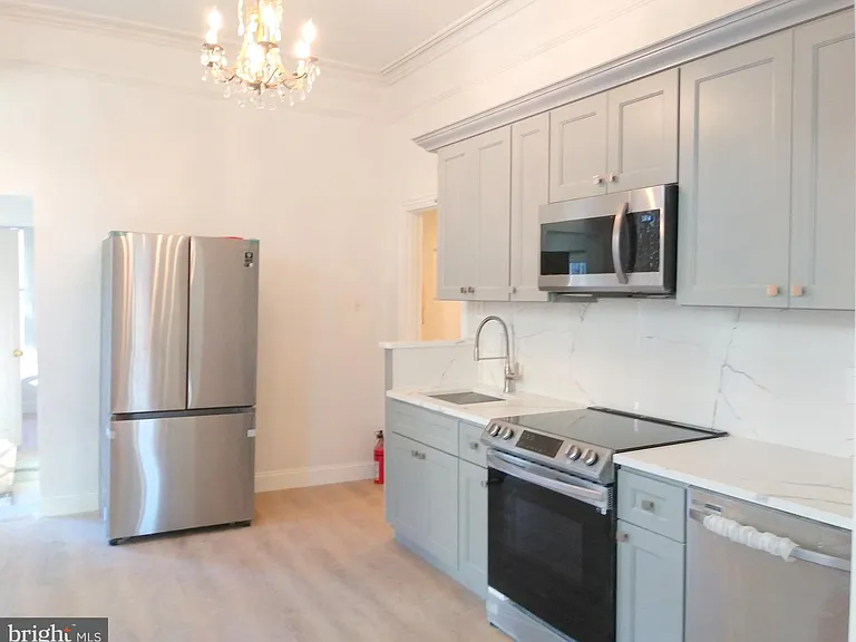 317 N 33rd St #1 — Photo 7