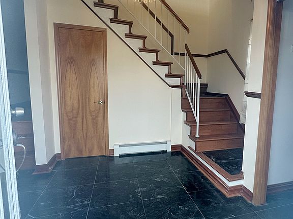 3rd image of 556 Winant Ave Floor 2