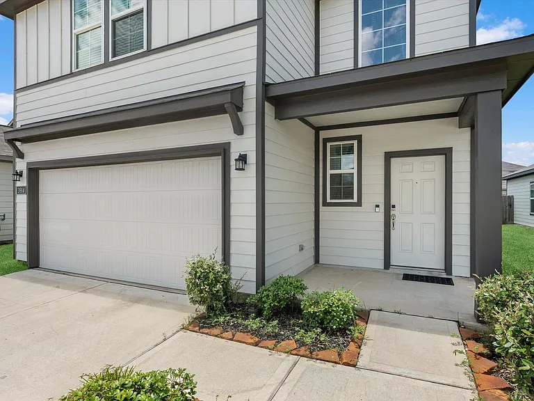 3914 Windy Whisper Dr — Photo 2