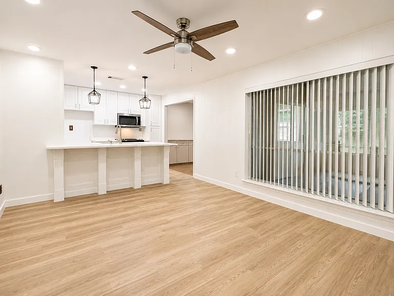 Den view to the kitchen