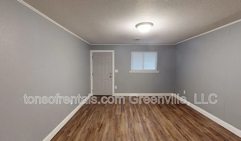 88 W Park Dr #H — Photo 3