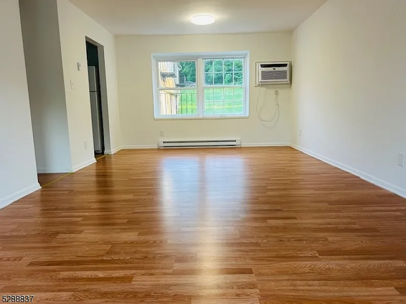 7 Hillside Ave #6