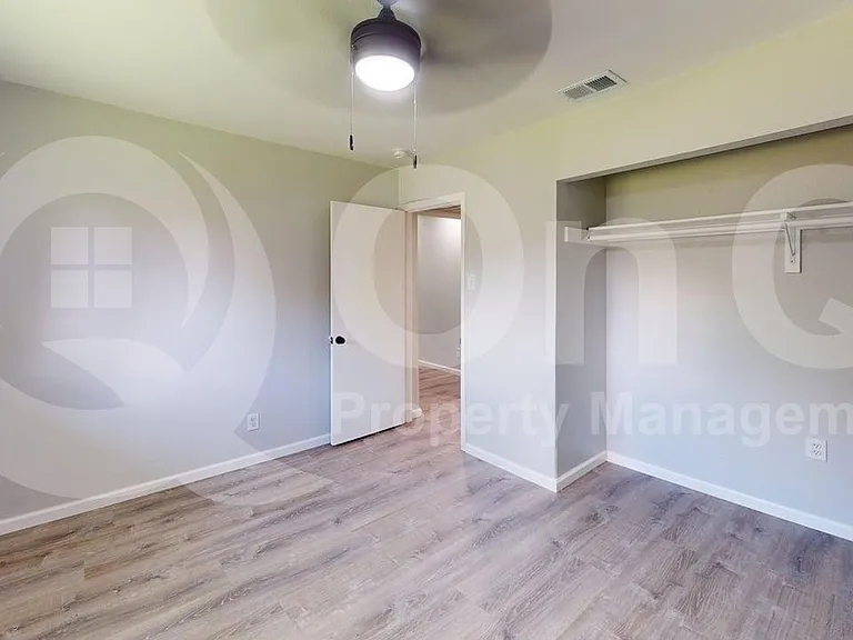 633 Stroud Ln — Photo 12