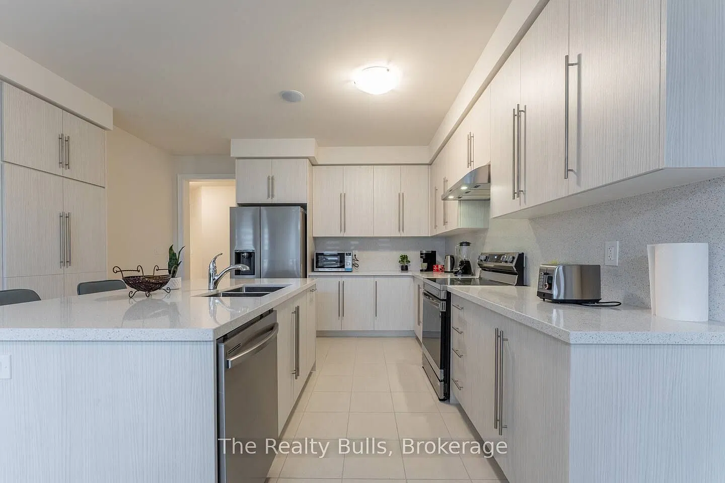 4 bed, $3,999 — Photo 2