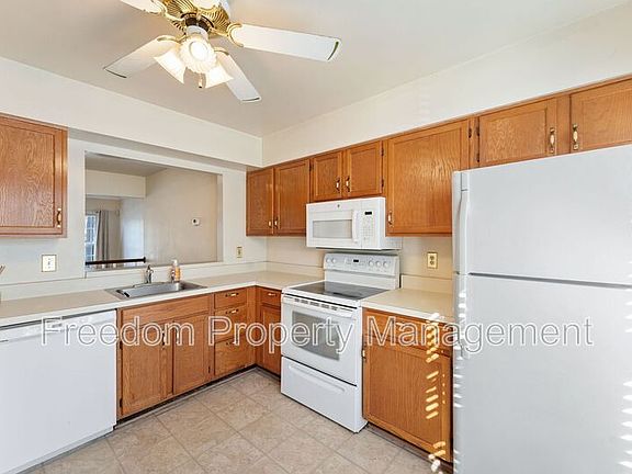 2nd image of 726 Pine Tree Ct