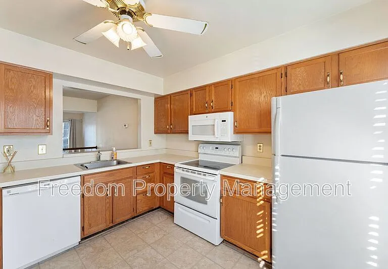 726 Pine Tree Ct — Photo 7
