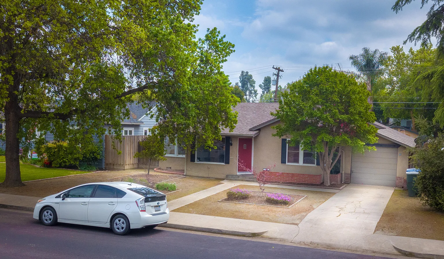 1315 W Noble Ave photo 1