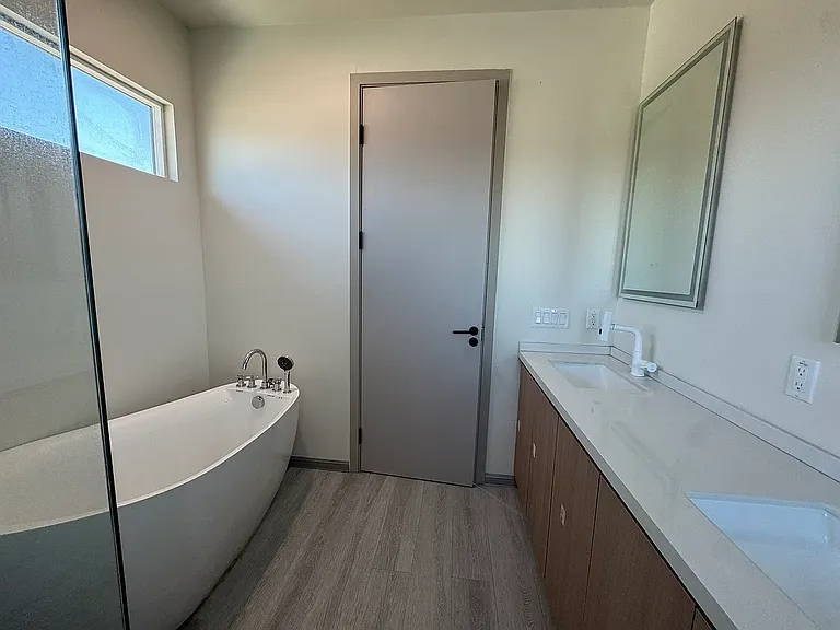 5939 Primrose Ave #A — Photo 10