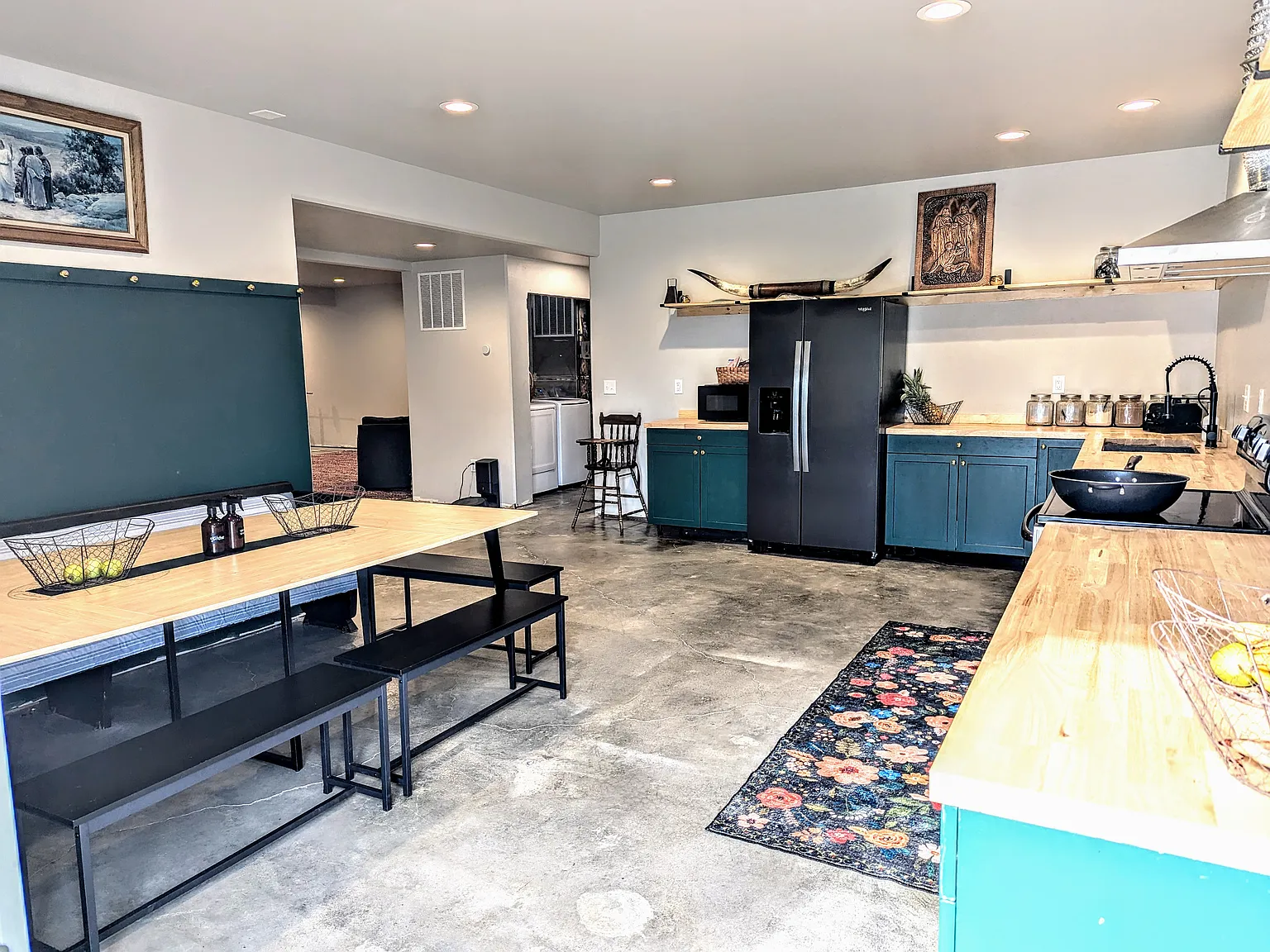 3 bed, 2200 sqft, $1,500 — Photo 2