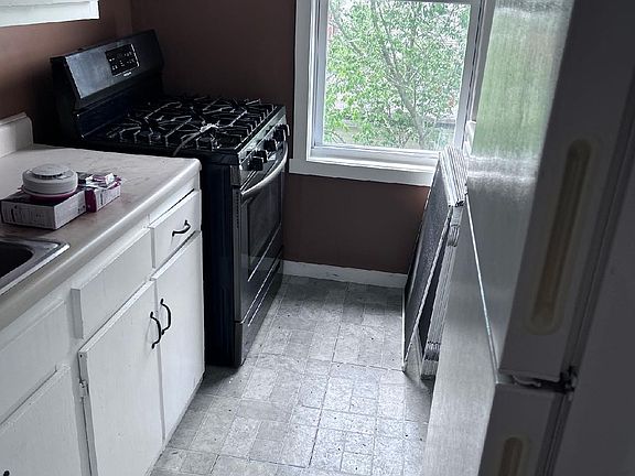 2nd image of 39 Buckley St #3