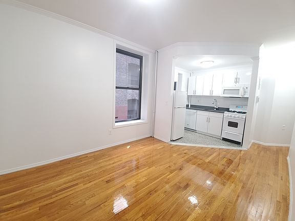 2nd image of 220 W 21st St APT 2B