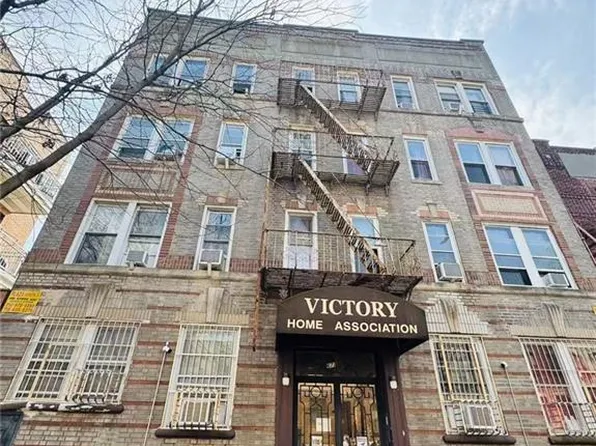 672 46th St APT 1D, Brooklyn, NY 11220