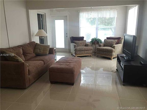3rd image of 2237 N Ocean Blvd #13