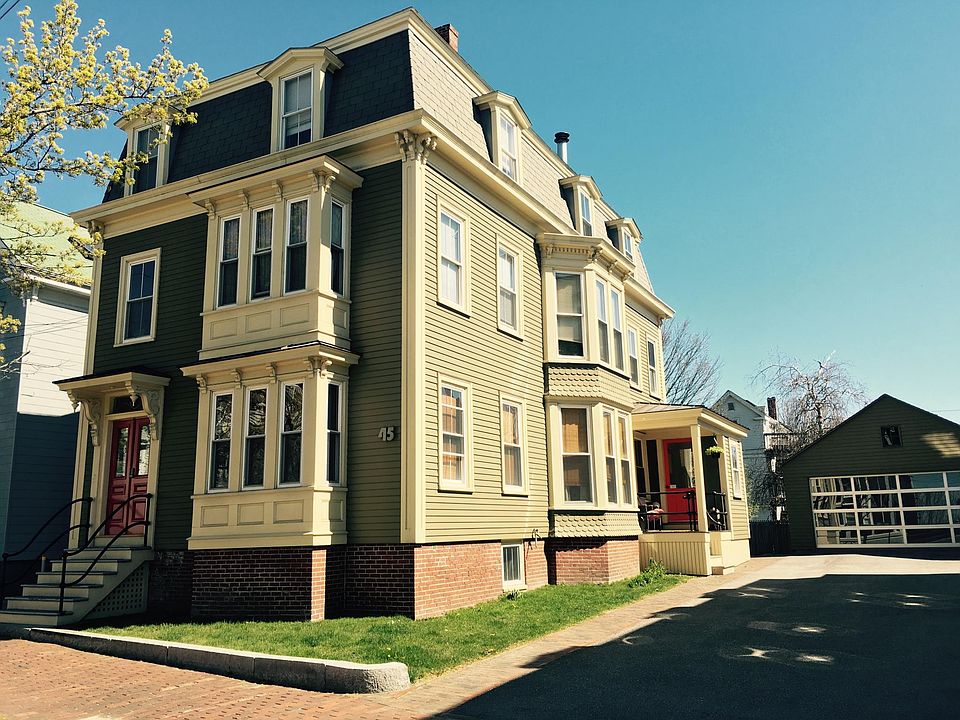 45 North St Mansard Roof Victorian - Off street parking for 1 vehicle during non parking ban days