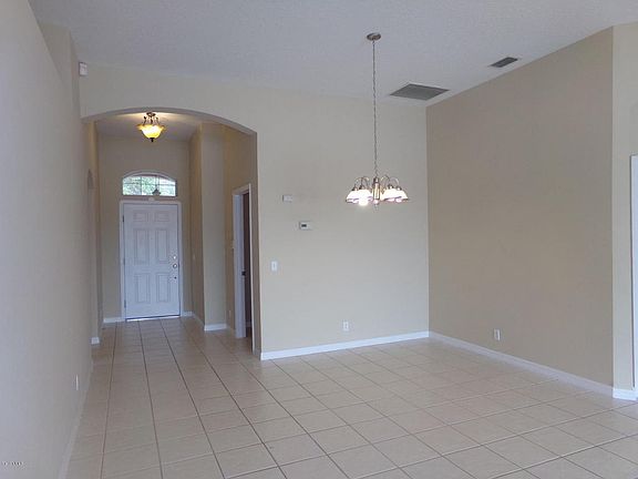 5th image of 530 Morning Cove Cir SE