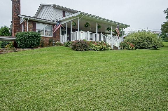 2nd image of 1144 Memorial Dr