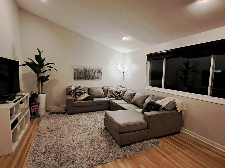 11211 Bybee St — Photo 7