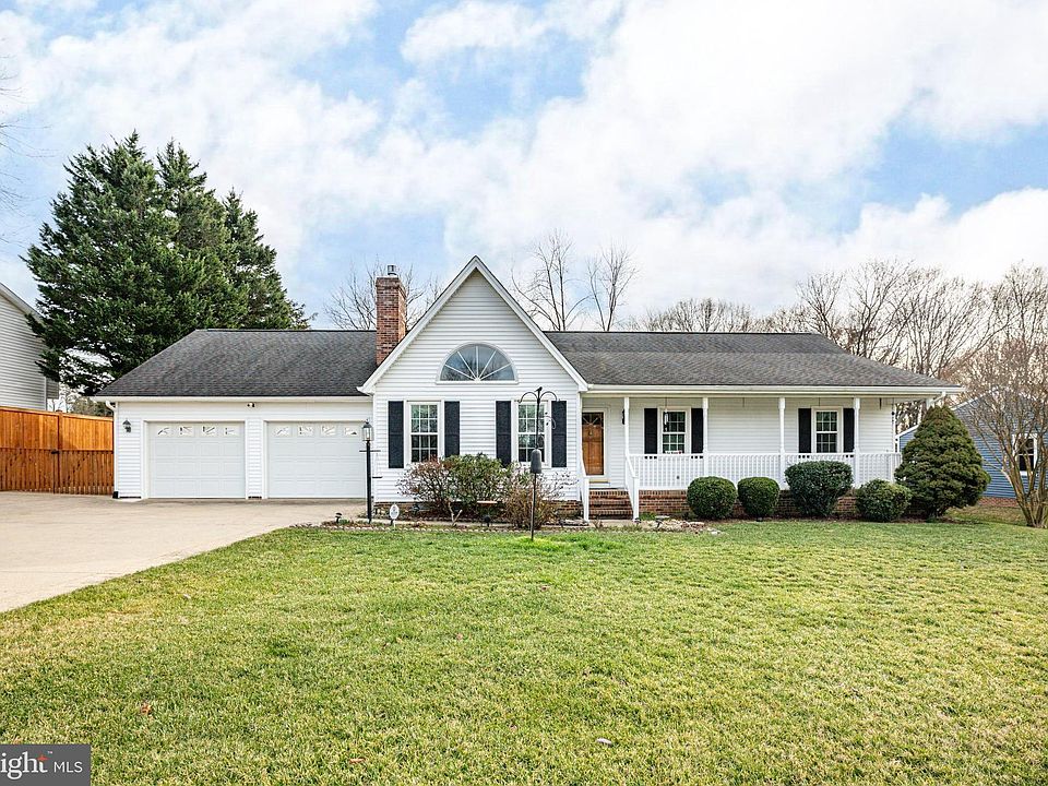 1st image of 10 Adler Ln