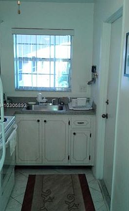 5th image of 501 Blue Heron Dr APT 309A