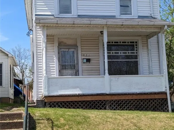 221 Elizabeth St, New Lexington, OH 43764
