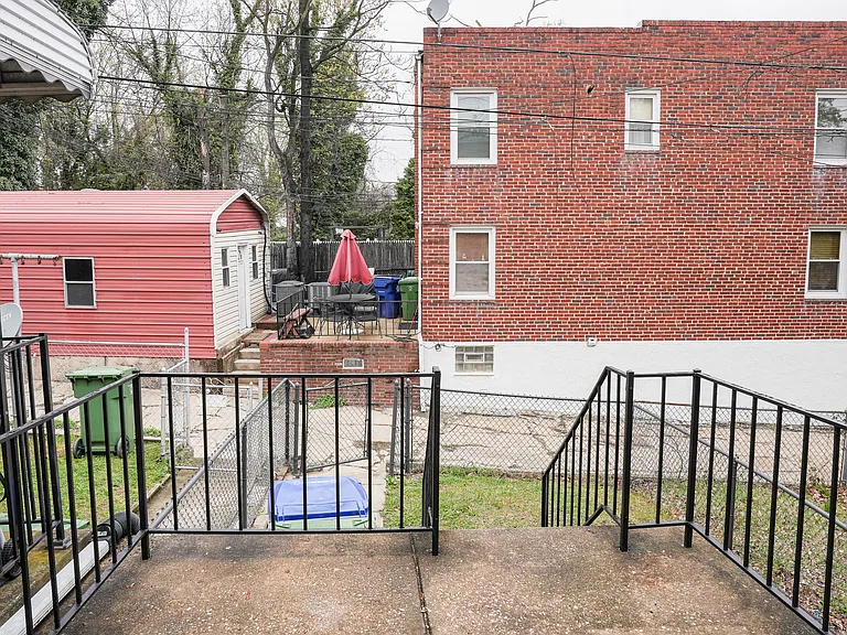 634 Willow Ave — Photo 20