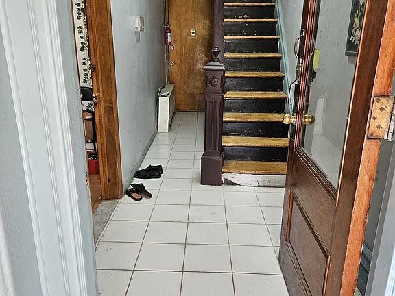 5th image of 23 Sherman Pl #11518265