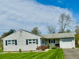 60 Dalewood Rd, Newington, CT 06111