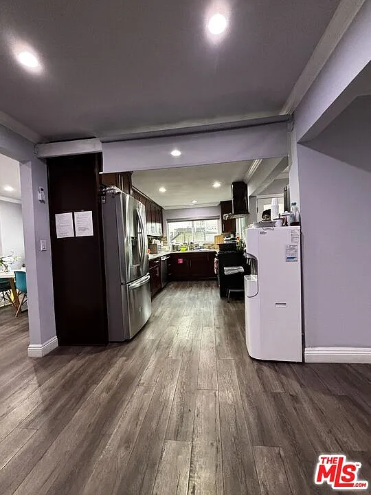 7 bed, 4.0 bath, 3430 sqft, $8,600 — Photo 3